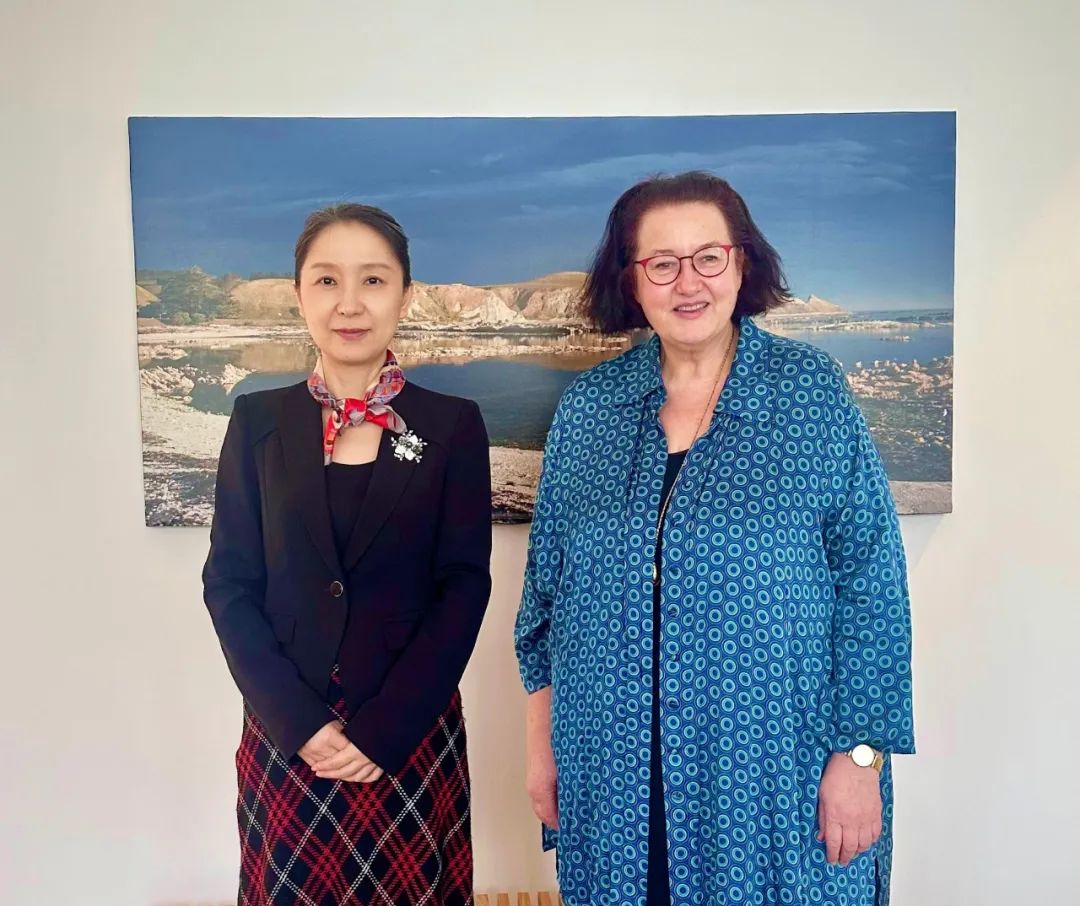 外交部领事司司长吴玺会见新西兰驻华大使傅恩莱