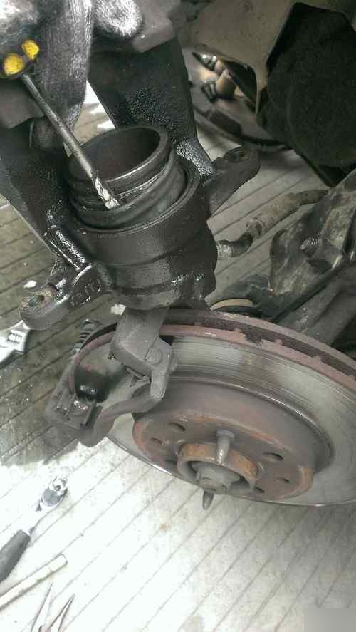 挂车刹车抱死怎么处理