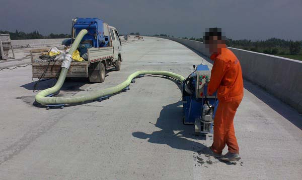 桥面凿毛机工艺