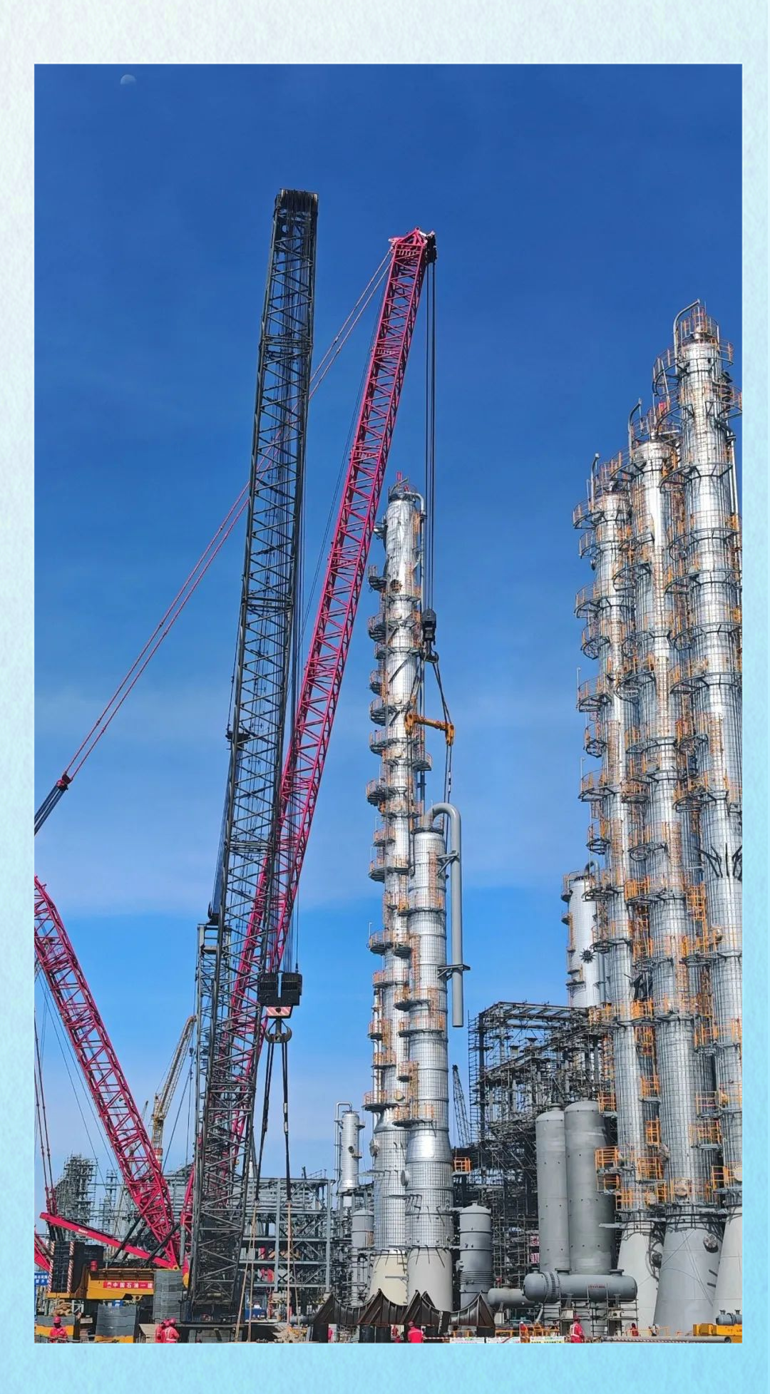 广西石化芳烃抽提装置圆满收官,溶剂回收塔吊装成功就位