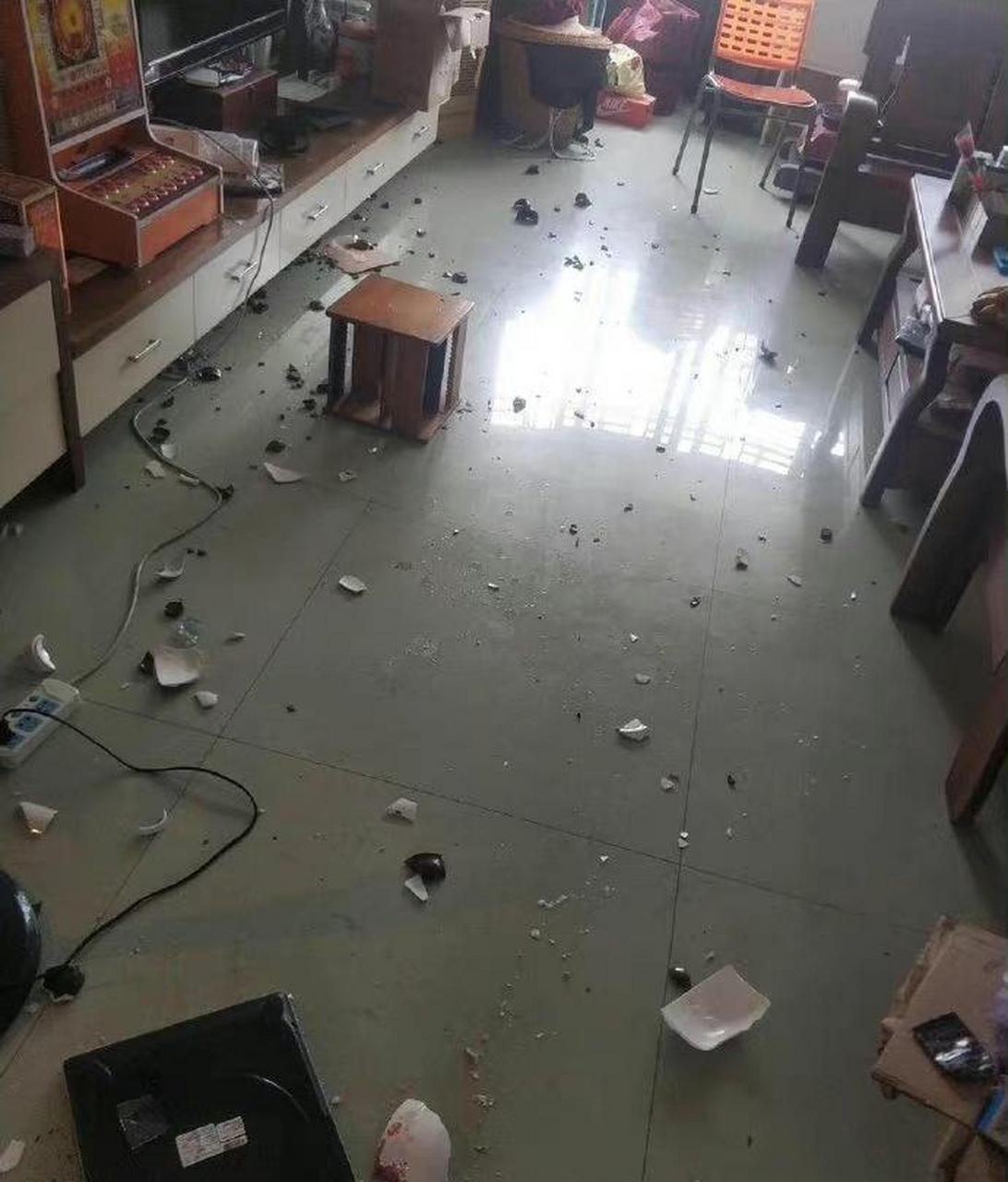 女朋友一生气就砸碗的毛病该怎么治?