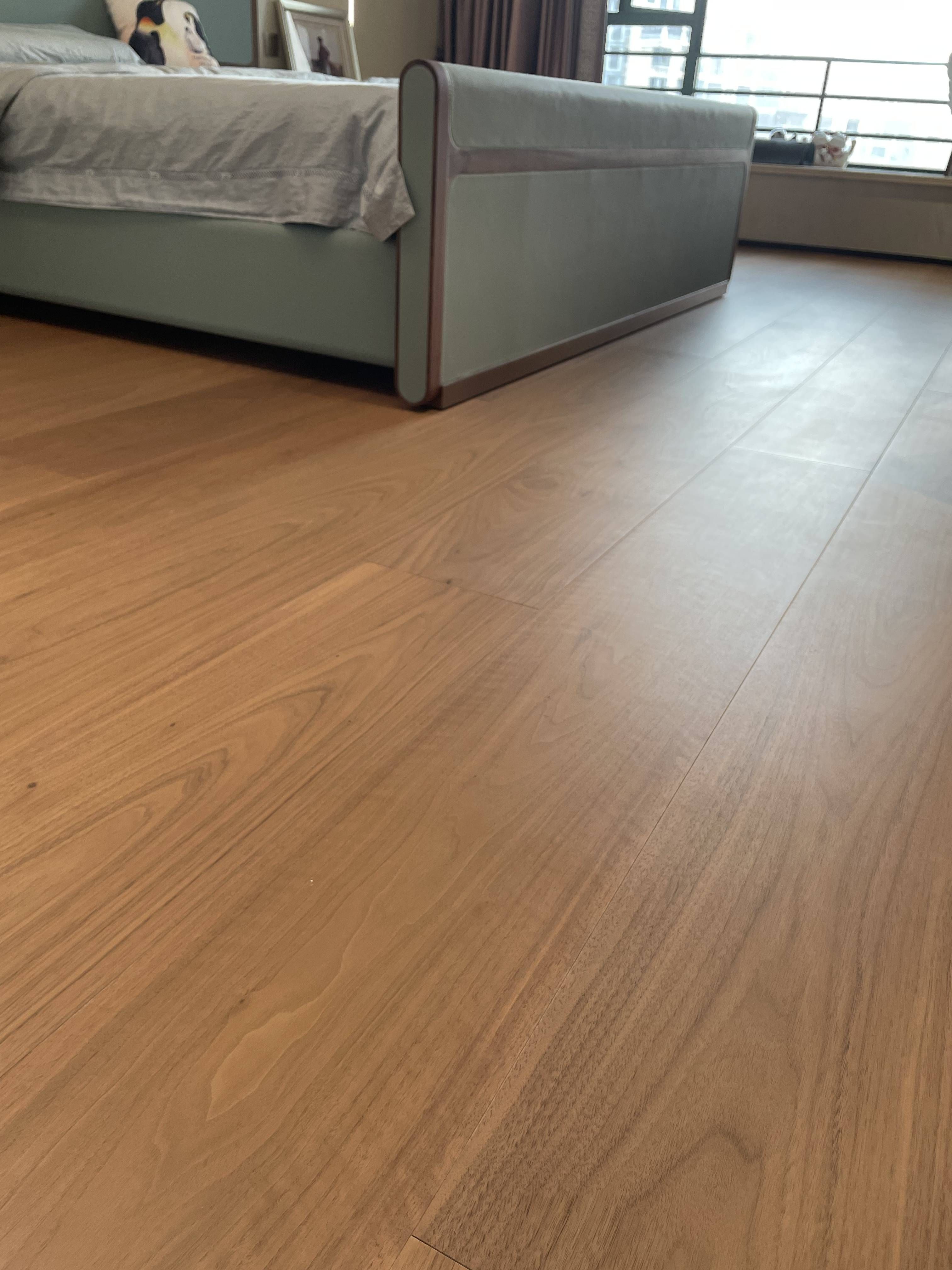 安嘉这款胡桃木 最深的感受是简约中的奢华