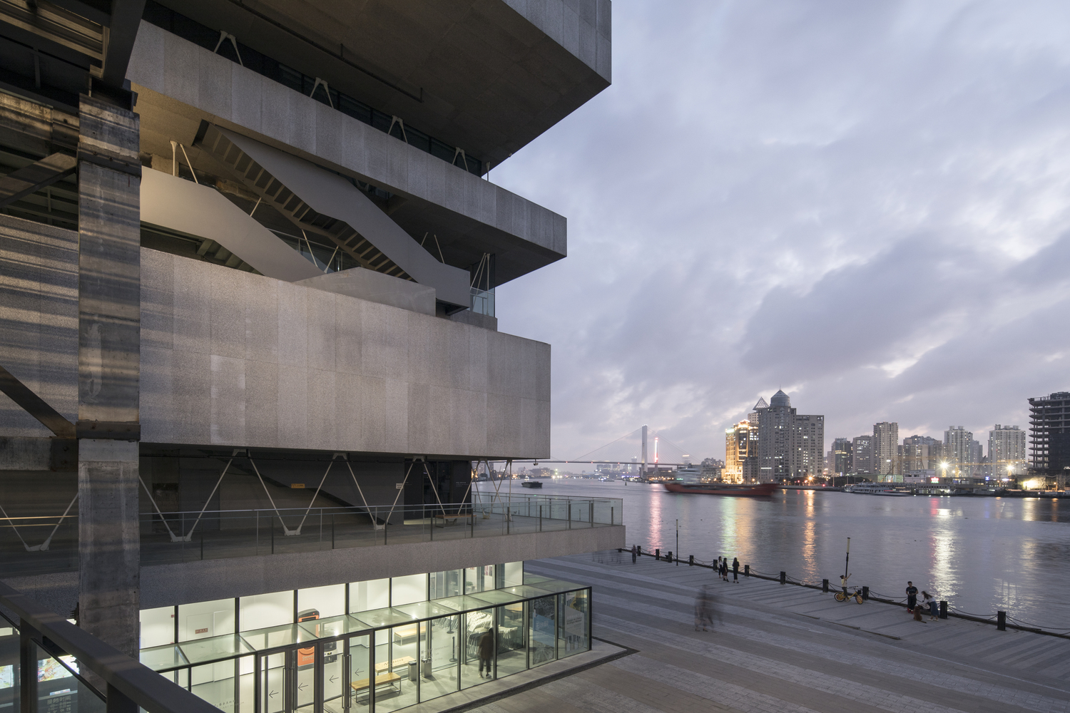 多元艺术中心:艺仓美术馆