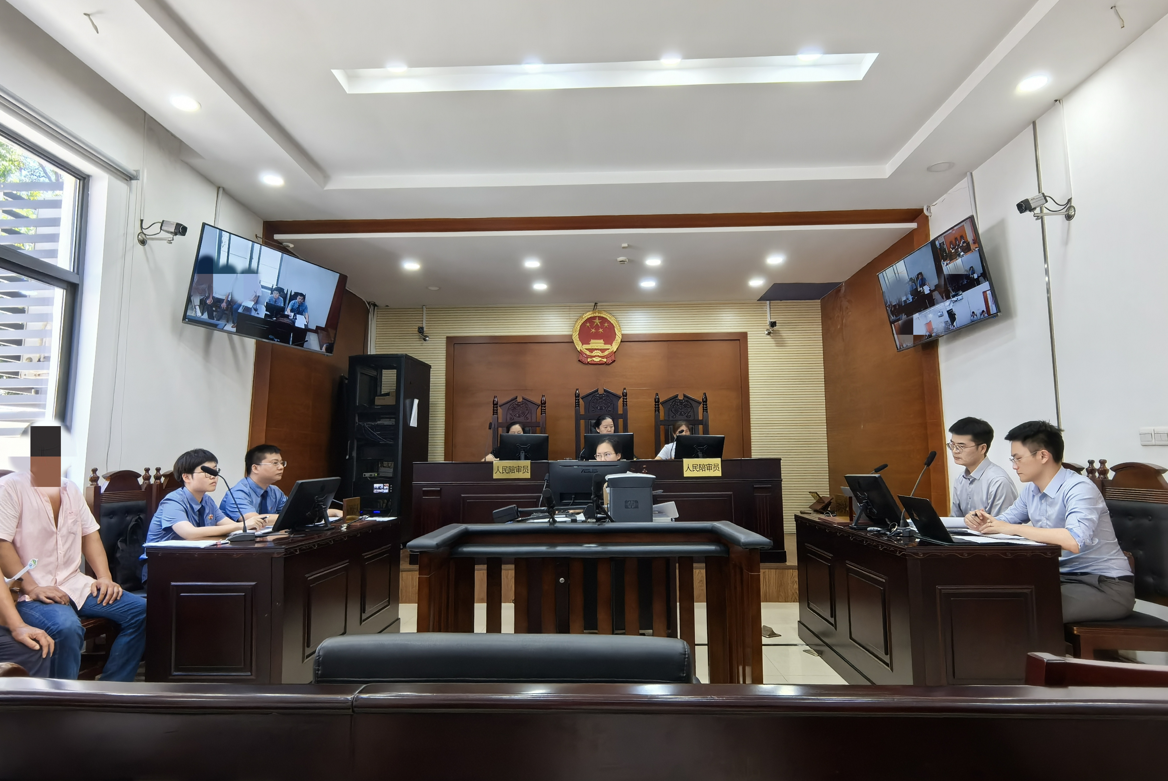 西南政法的625分,真比985更"香"?揭秘法学就业的地域潜规则