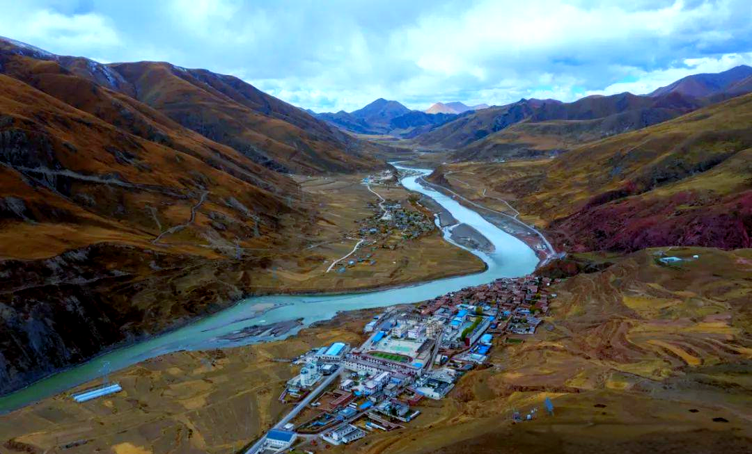 探索比如县:不可错过的多个景点