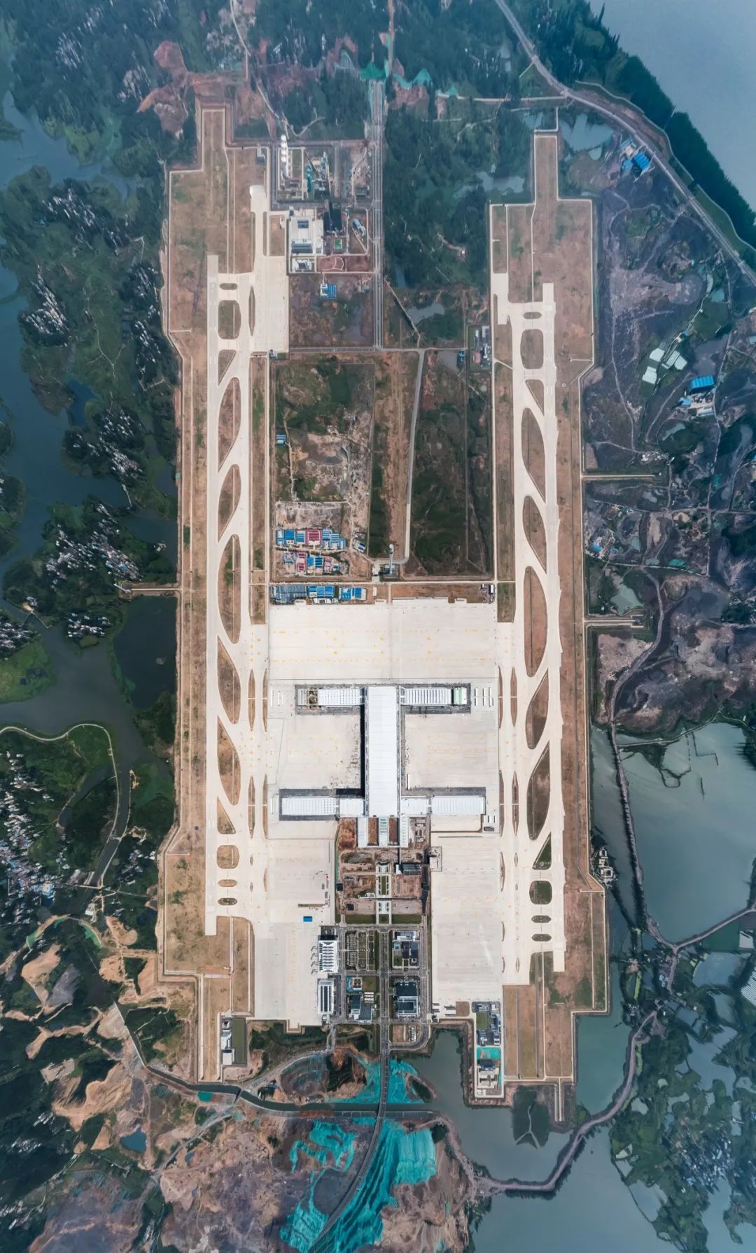 亚洲第一 世界第四!专业货运枢纽 鄂州花湖机场今日投运