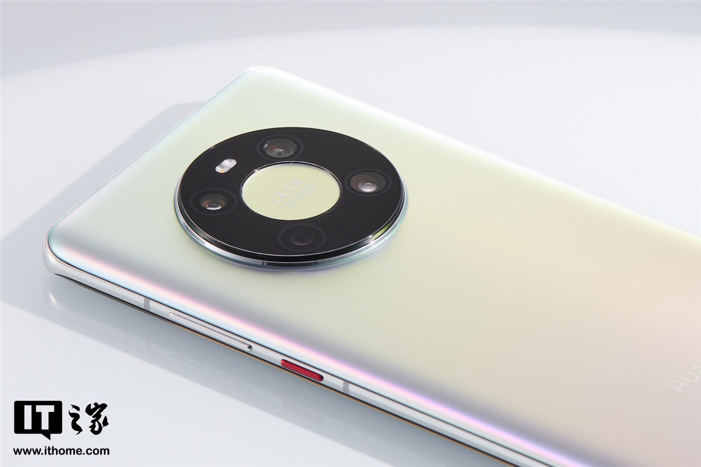 「it之家评测室」华为 mate40 上手体验:旗舰性能兼顾轻薄手感