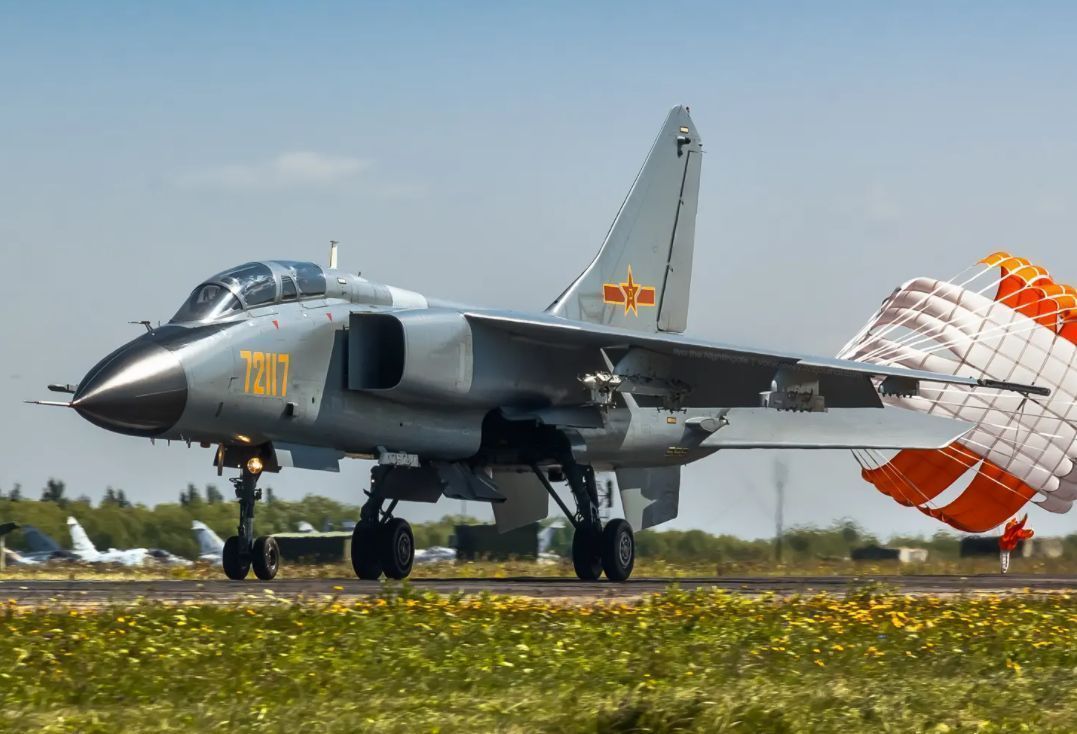 中国空军歼轰7a或面临退役,出口外销可发挥余热,歼16能替代飞豹