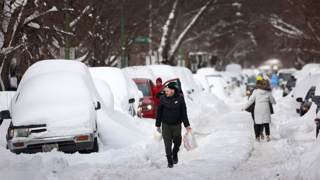 美国暴雪低温天气致23人死亡 数百万家庭和商户停电