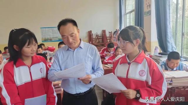 记宁县一中教师杨赟