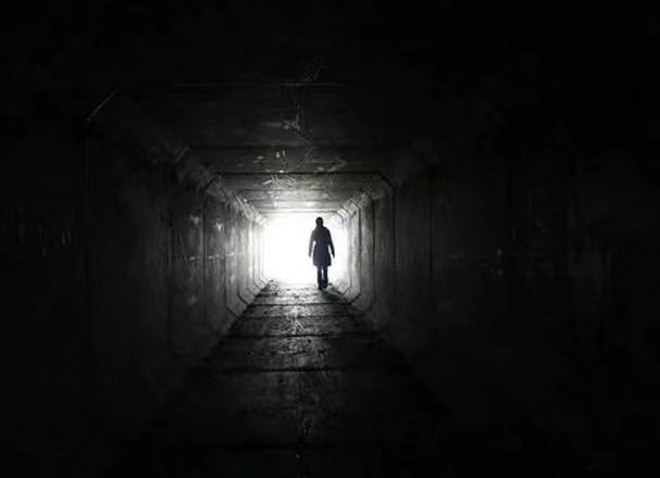 黑暗与光明的经典句子