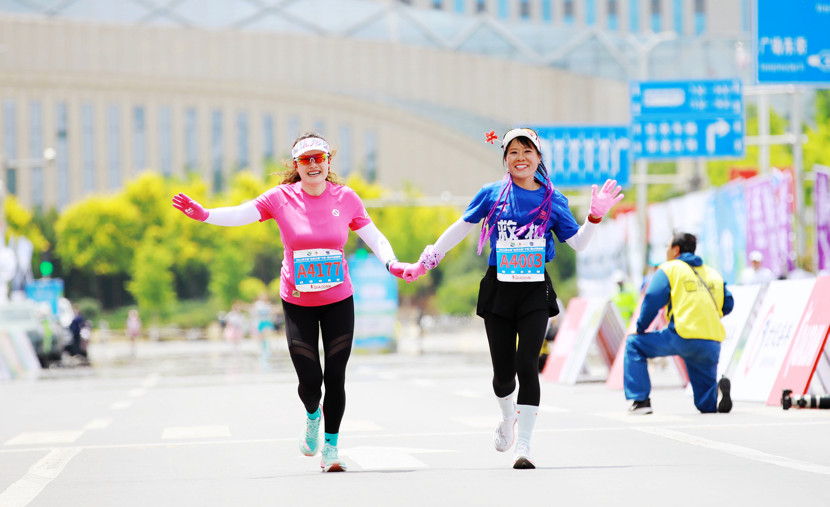 银马:那些精彩的瞬间(2023"丝绸之路"宁夏银川马拉松精选八)