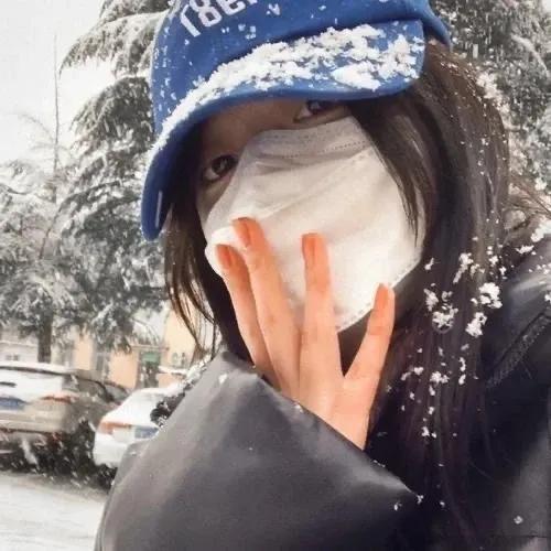 氛围感下雪女生头像