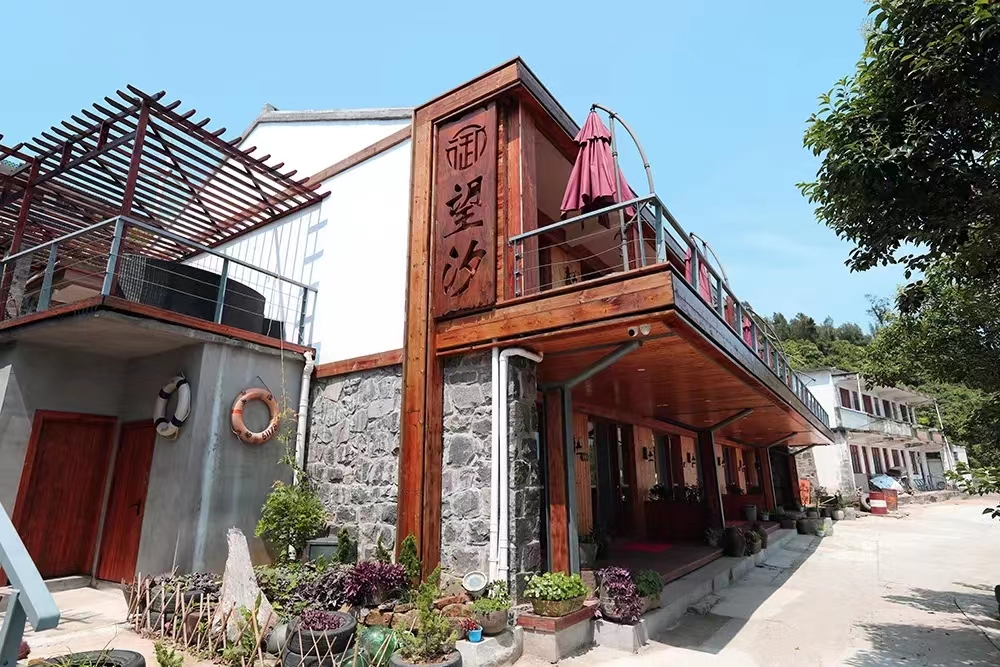 上大陈的望汐民宿偏向于中式风格,设施齐全,为游客提供较为舒适的住宿