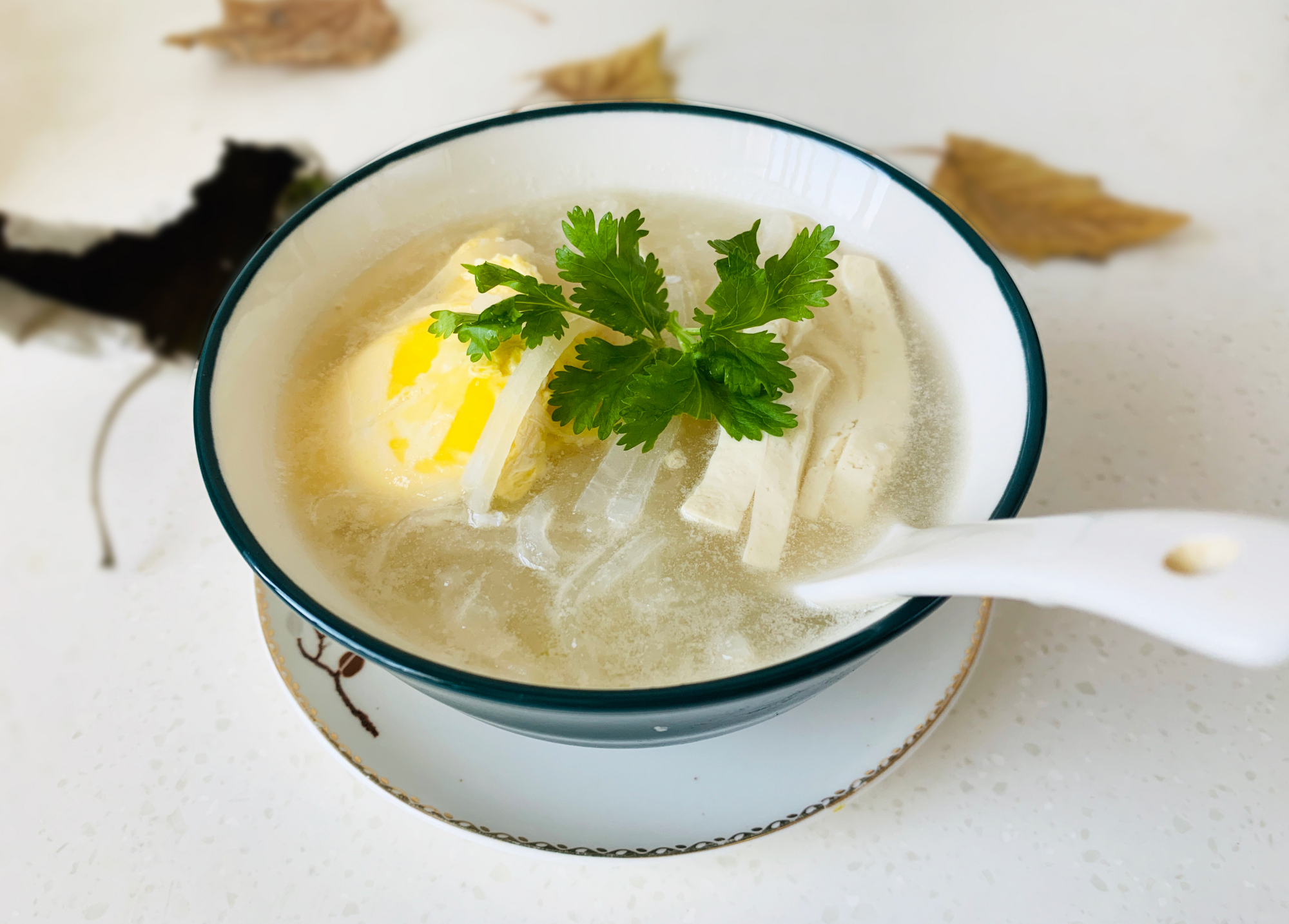 适合秋冬吃的白萝卜汤这样做,汤鲜味儿美,不放肉也非常营养