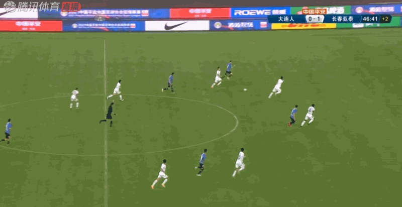 紧接着,林良铭一脚远射也被石笑天扑出.