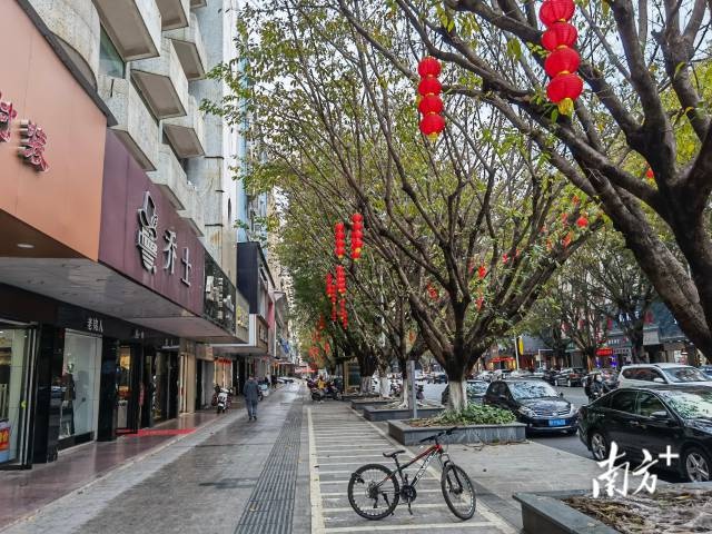 河源市区大街小巷年味十足