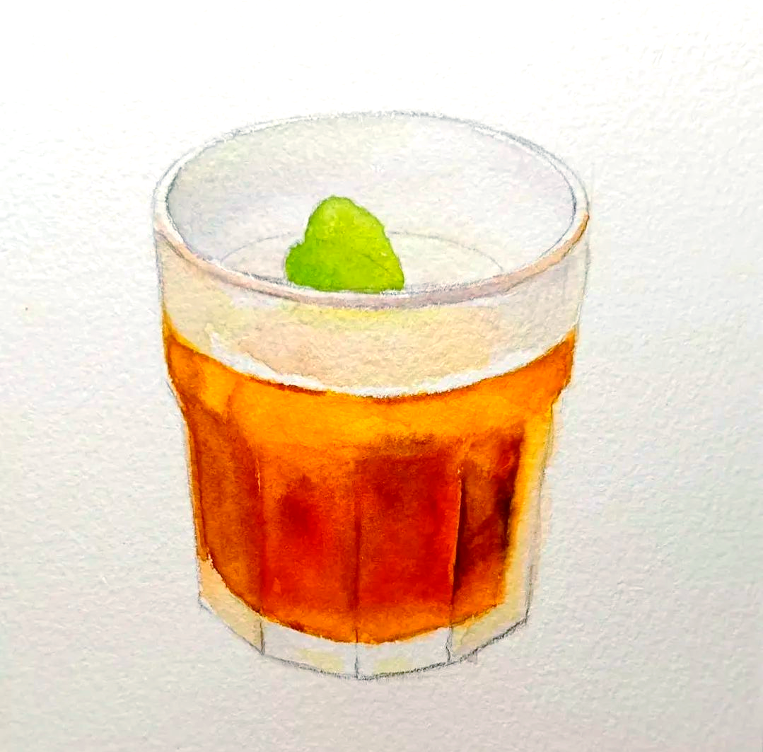 由于玻璃杯受环境影响显著,即便无饮料的部分也会受到饮品色彩的渗透