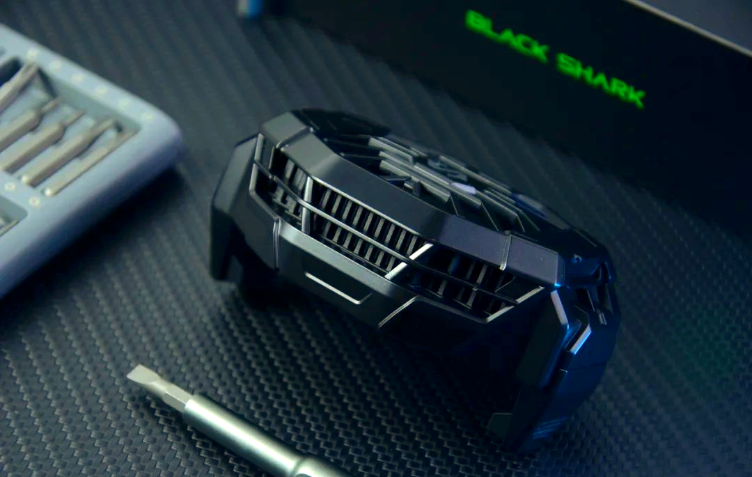 黑鲨冰封散热背夹2 pro,手游玩家的新选择