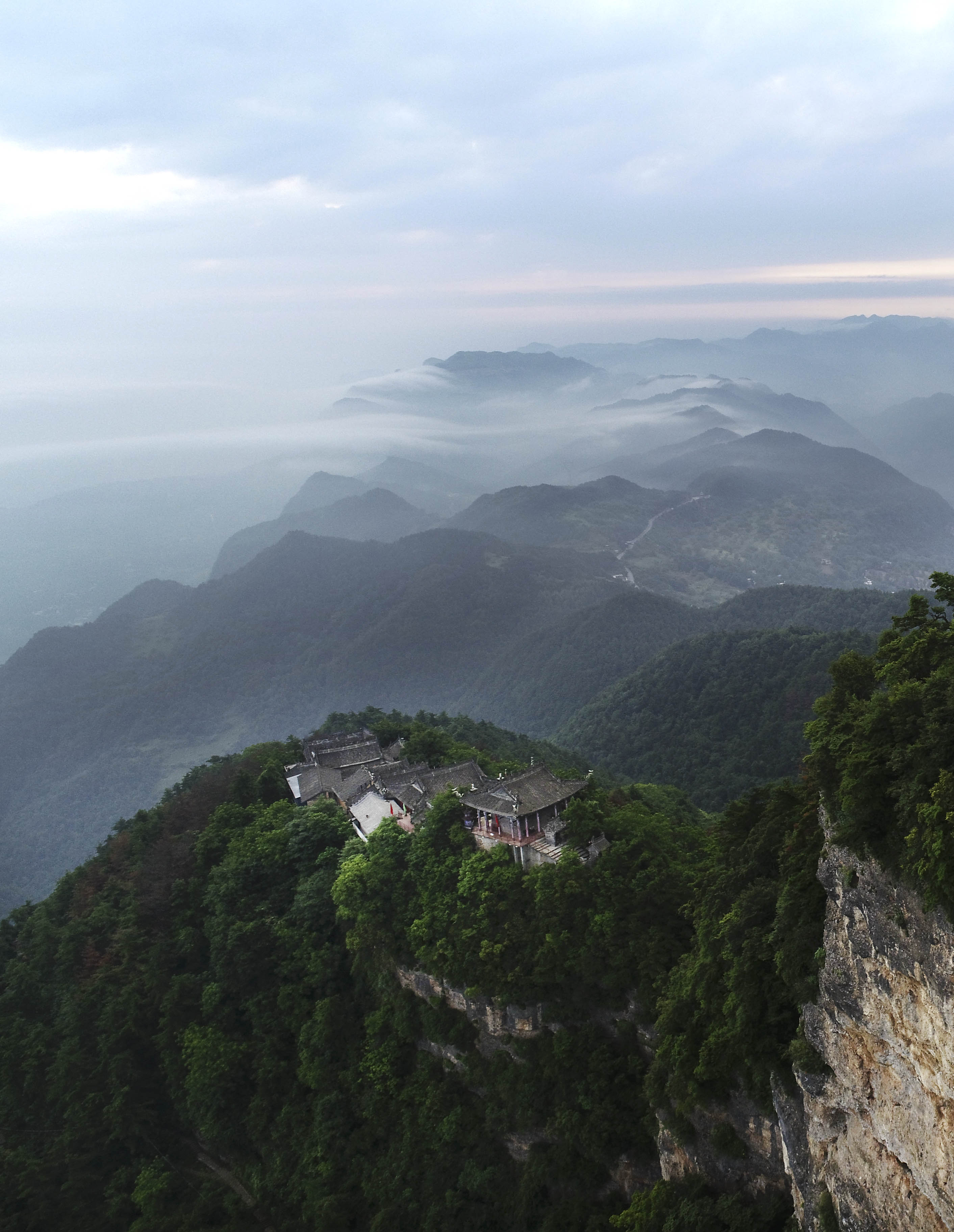 成县鸡峰山景区电话图片