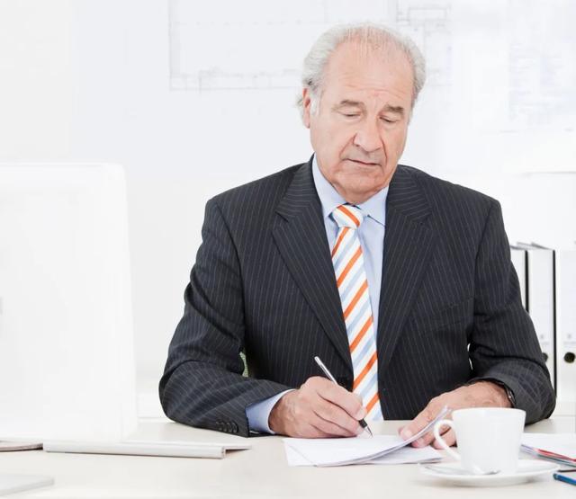 "book"是"书","blue"是"蓝色",但"blue book"是啥意思