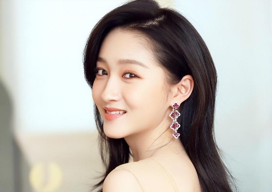 鹿晗不再沉默,曝光不为人知的一面,难怪相恋六年一直不娶关晓彤