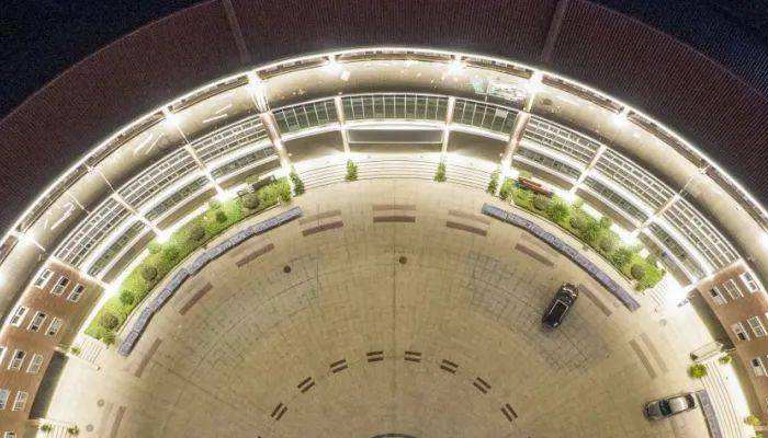 半圆形结构的建筑