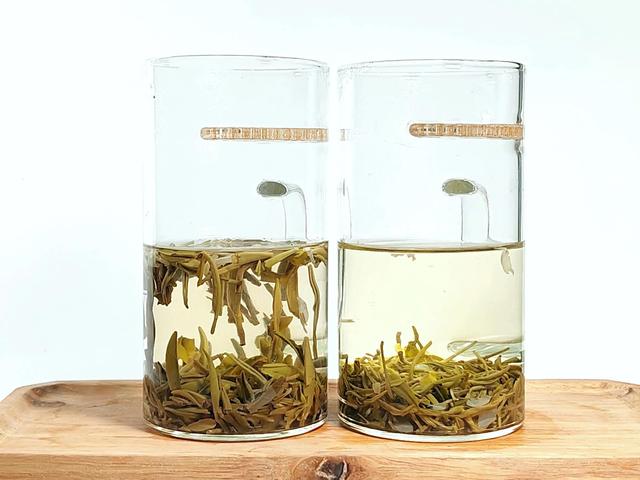 京派茉莉与川花飘雪的千里喜相逢,张一元龙毫与碧潭飘雪品味对比