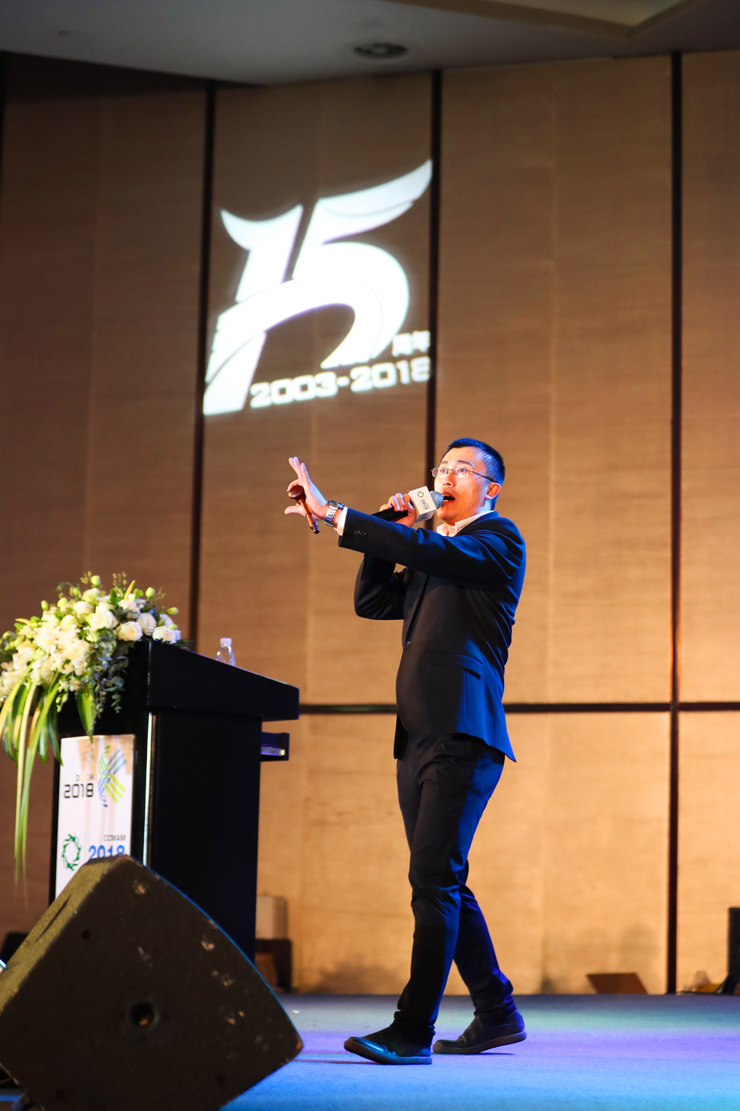 于闯拍卖师:逆向博弈,做拍卖会上唯一的出价者