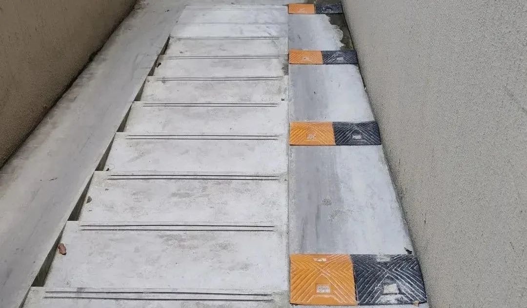 暖心!叶榭镇这个社区非机动车坡道完成改造