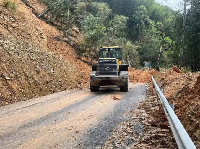 庆元成功避险一起突发山体滑坡