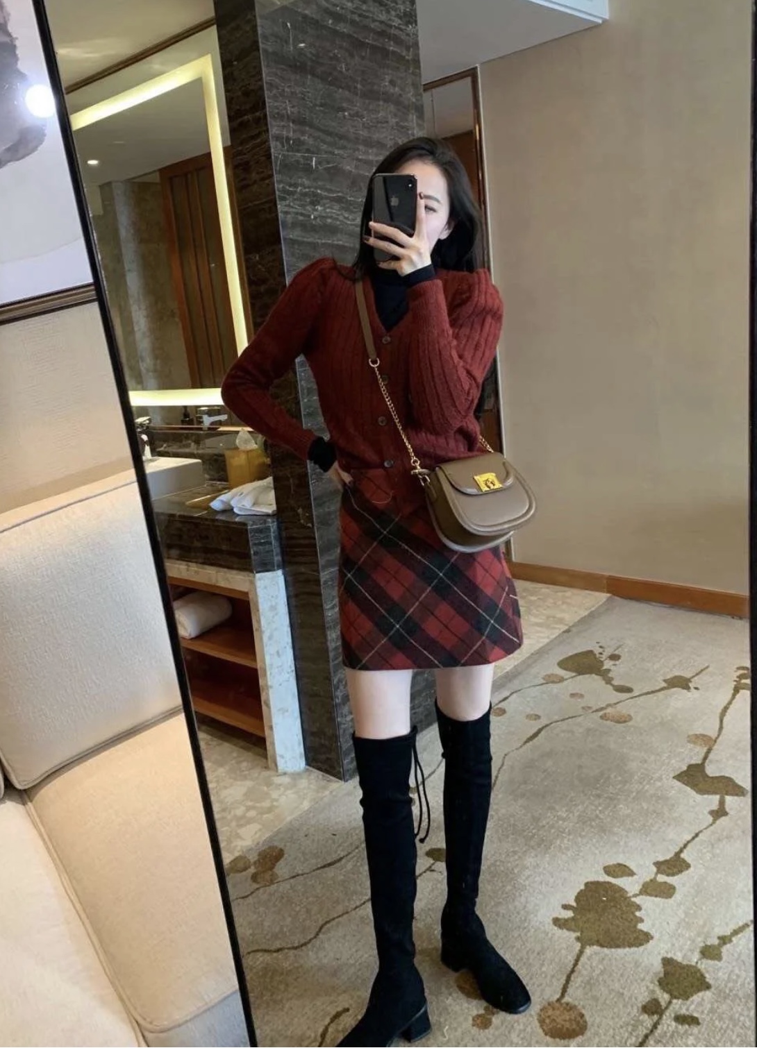 又被过膝长靴惊艳到,试试时髦又保暖的长靴穿搭,高挑显瘦又性感