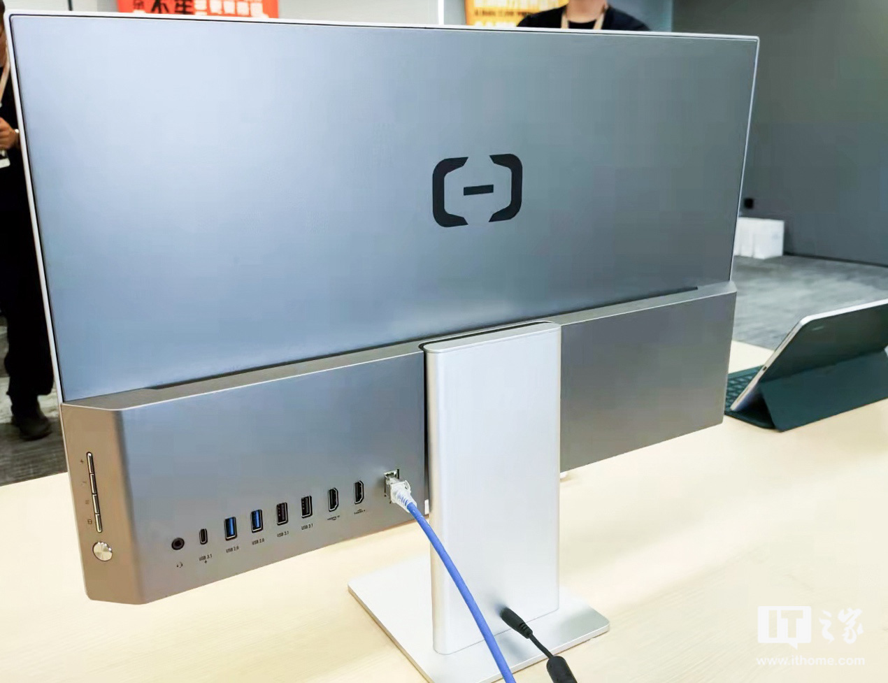 办公新形态,无影一体机体验:性能随时扩容,数据更安全