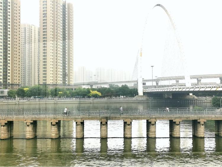 天津市河北区海河和新开河交汇处的百年耳闸