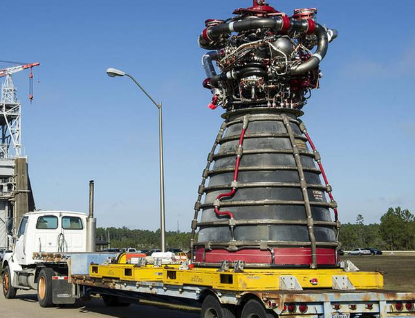 rs-25火箭发动机的价格相当不菲,其标价高达惊人的5000万美元.
