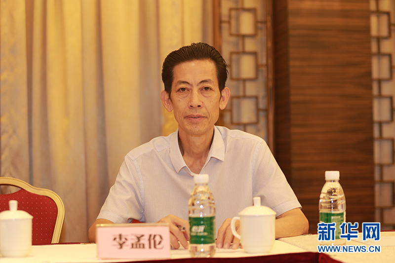 中共海南省临高县委常委,宣传部部长李孟伦参加启动仪式.