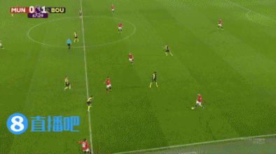 英超-b费世界波霍伊伦破门 曼联2-3诺丁汉森林_曼联0-3伯恩茅斯_索兰克进球中柱