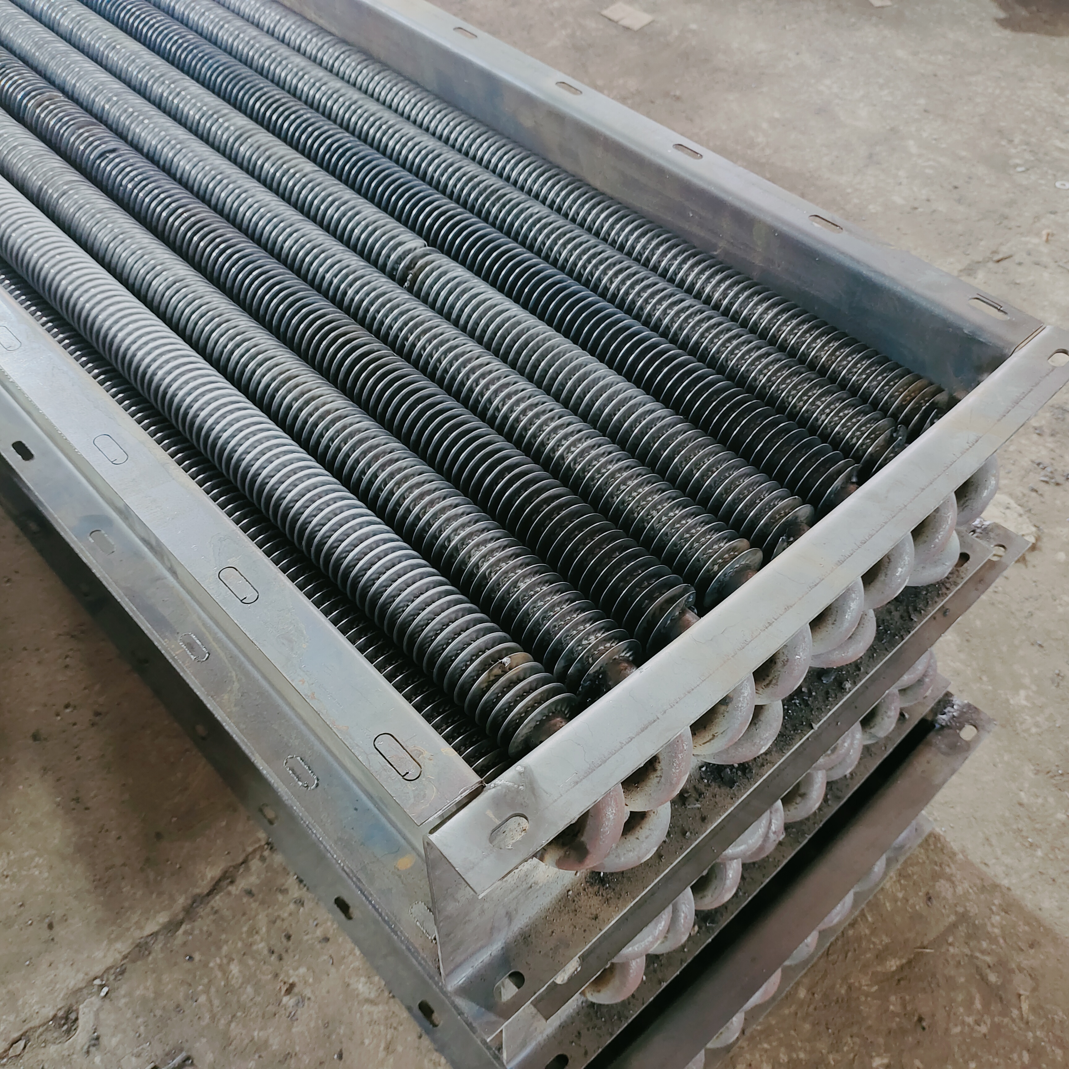 大棚圆翼翅片管散热器