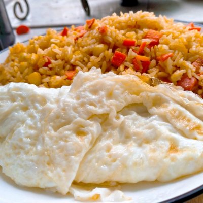 玉枕萝卜丁蛋炒饭(fried rice with egg)