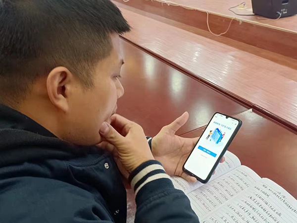 萍乡湘东区萍钢中学开展义务教育阶段教师"智慧作业"应用培训