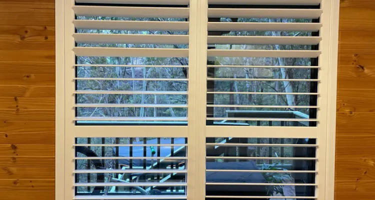 排气扇百叶窗怎么安装