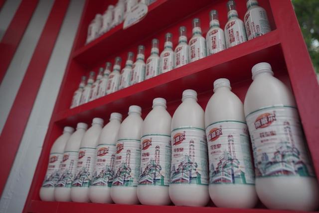 重庆20年"老花生奶"斯崴尔花生皇精彩亮相不夜九龙坡啤酒文化节