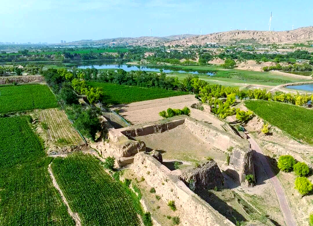 镇靖堡遗址:边陲的历史见证与文化象征