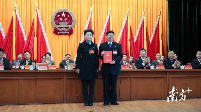 乐昌市第十六届人民代表大会第一次会议胜利闭幕,刘华益当选市长