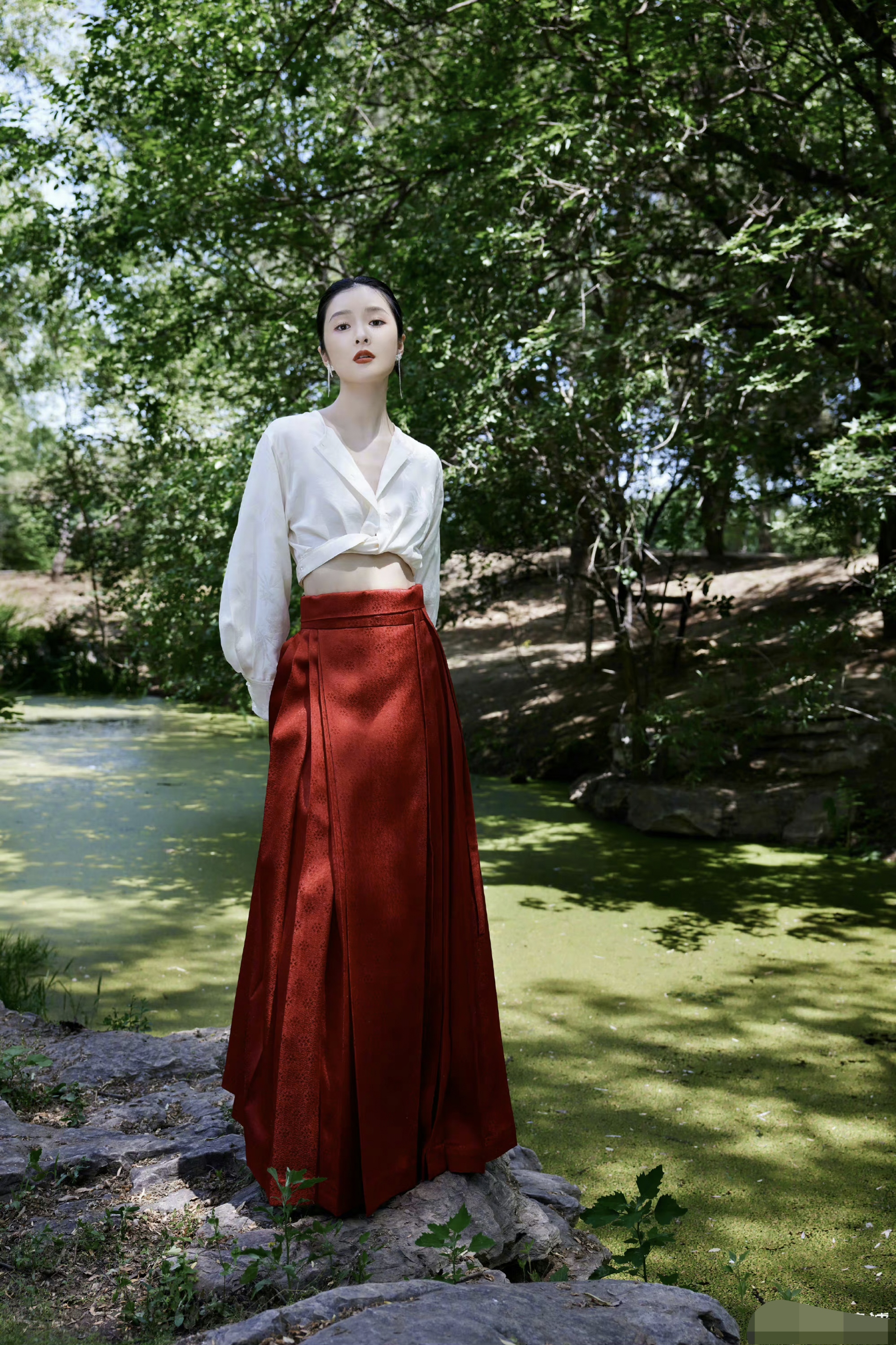 徐娇红色马面裙,出席华表奖让人吸睛移不开眼睛!