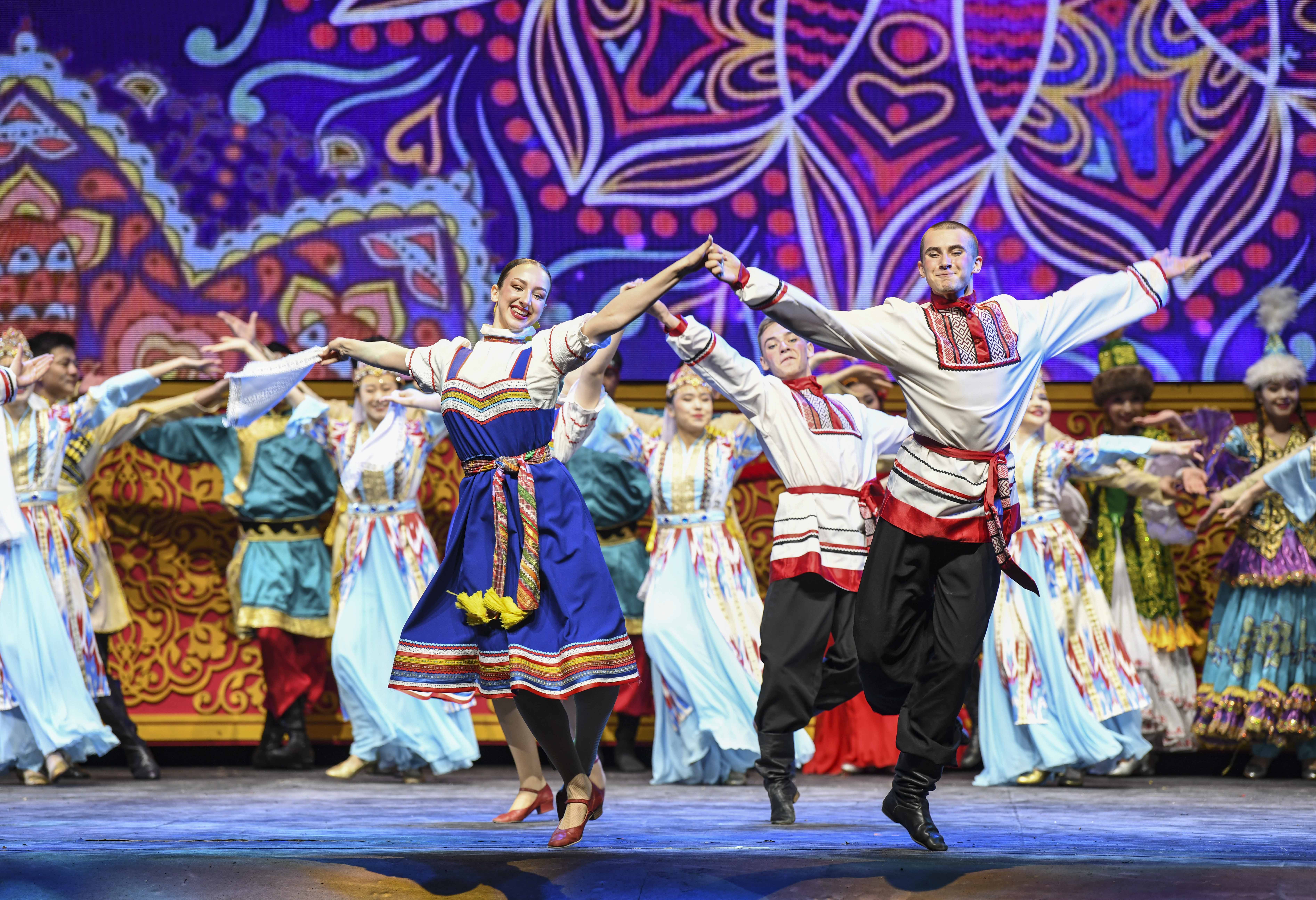 (文化)第六届中国新疆国际民族舞蹈节开幕