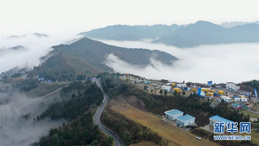 航拍贵州玉舍国家森林公园冬日景致 云雾飘渺美如画