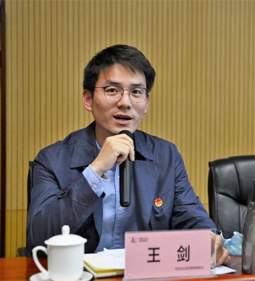 马祥为石油工程公司在京青年讲授党课