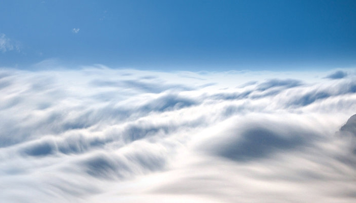 有意境带云的诗句