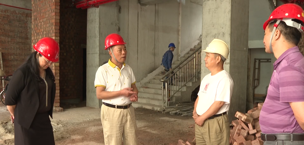 傅国强调研县档案局项目建设进度情况